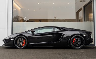 Lamborghini Aventador LP 700-4 3