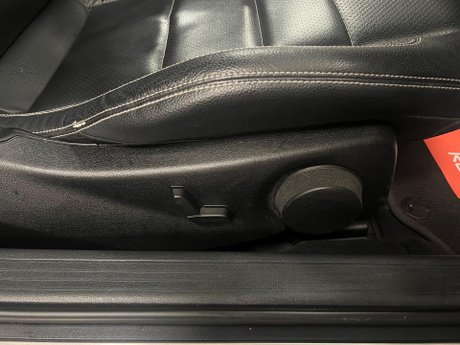 Mercedes-Benz E Class 2.1 E250 CDI BlueEfficiency Sport Cabriolet G-Tronic+ Euro 5 (s/s) 2dr 36