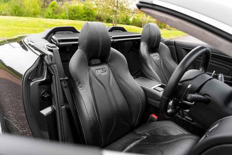 Aston Martin DBS V12 VOLANTE. FULL ASH. CARBON EXT. CERAMIC BRAKES. BANG & OLUFSEN. 6