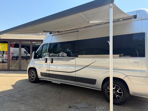 Auto-Trail V-Line 620 AUTOMATIC FIXED BED 32