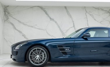 Mercedes-Benz SLS AMG 27