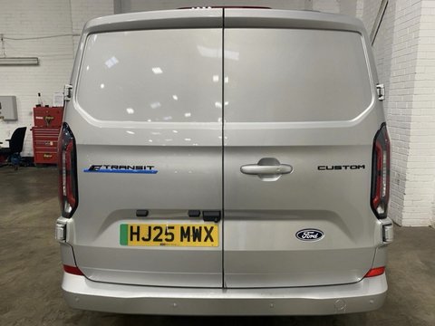 Ford Transit Custom 320 LIMITED L1H1 P/V 6