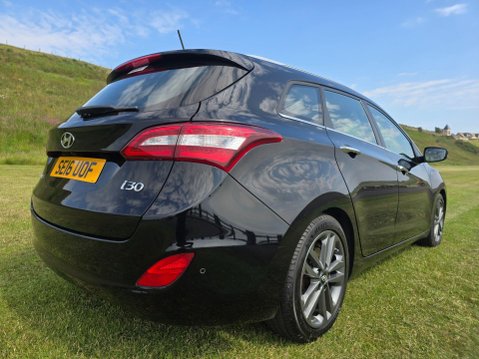 Hyundai i30 1.6 CRDi Blue Drive Premium Tourer DCT Euro 6 (s/s) 5dr 12