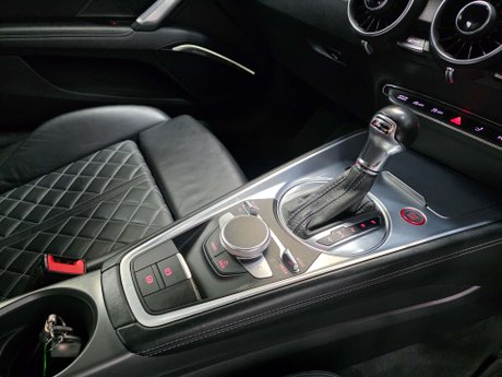 Audi TT 2.0 TFSI Coupe 3dr Petrol S Tronic quattro Euro 6 (s/s) (310 ps) 11