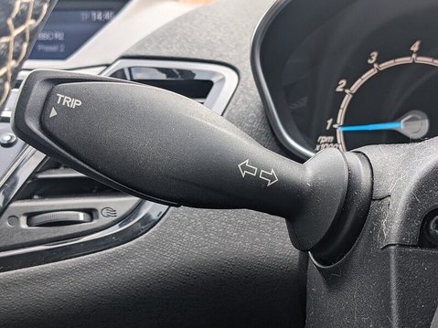 Ford Fiesta TITANIUM 23