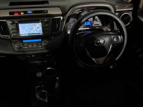 Toyota Rav 4 D-4D ICON 12