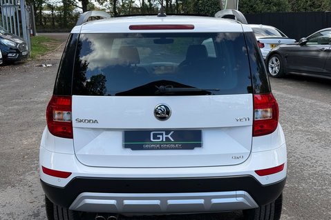 Skoda Yeti Outdoor LAURIN AND KLEMENT TDI DSG - RARE CAR - PAN ROOF -APPLE CARPLAY -8 SERVICES 8