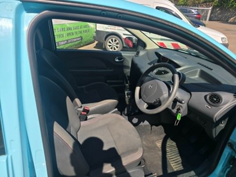 Renault Twingo DYNAMIQUE 9