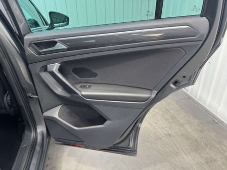Volkswagen Tiguan 2.0 Tiguan SEL TDI 4Motion Semi-Auto 4WD 5dr 66