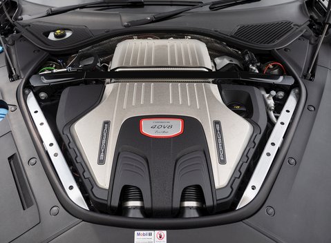 Porsche Panamera Turbo Sport Turismo 30