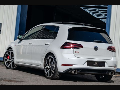 Volkswagen Golf 2.0 Golf GTi Performance TSi Semi-Auto 5dr 31