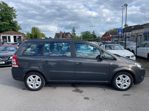 Vauxhall Zafira 1.6 16V Exclusiv Euro 5 5dr 4