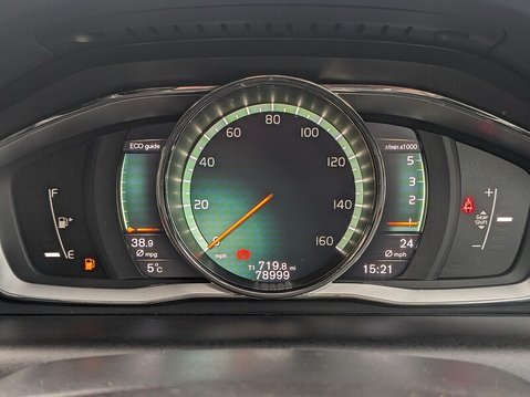 Volvo XC60 D4 R-DESIGN NAV 32