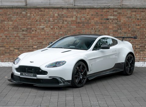 Aston Martin Vantage GT8 4