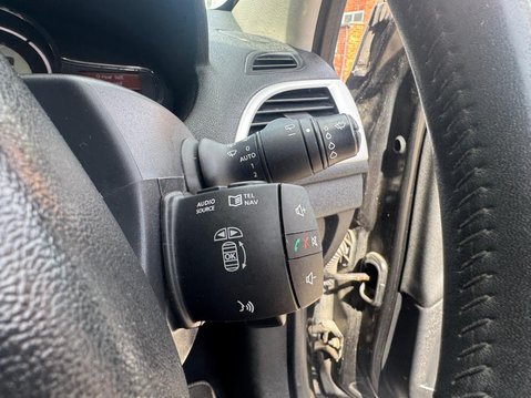 Renault Megane 1.6 16V Dynamique TomTom Euro 5 5dr 12