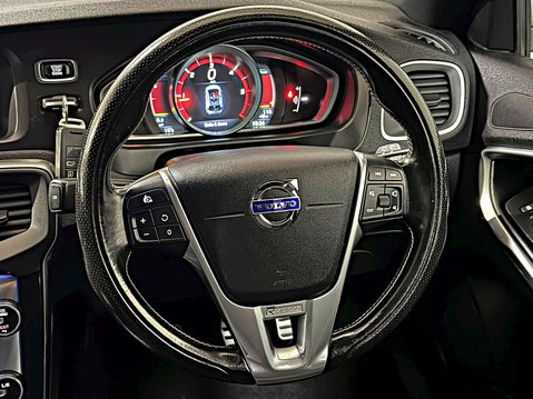 Volvo V40 R-DESIGN D3 MANUAL 14