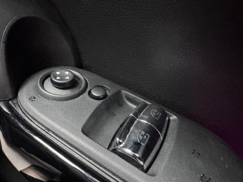 Mini Hatch 1.5 Cooper Euro 6 (s/s) 3dr 32