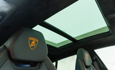 Lamborghini Urus 13