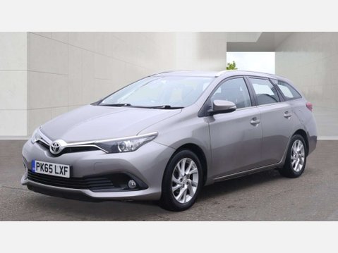Toyota Auris 1.6 D-4D Business Edition Touring Sports 5dr Diesel Manual Euro 6 (s/s) (11 3