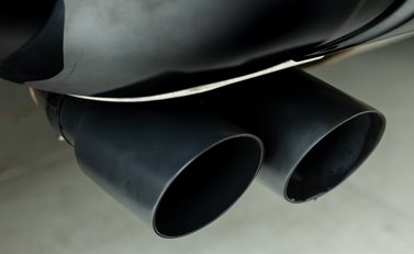 Land Rover Defender 90 V8 P525 Urban 32