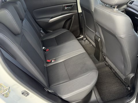 Suzuki S-Cross 1.4 Boosterjet 48V Hybrid Ultra 5dr 37