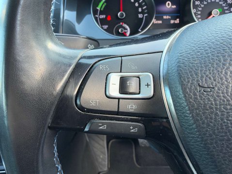 Volkswagen Golf 35.8kWh e-Golf Hatchback 5dr Electric Auto (136 ps) 18