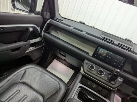 Land Rover Defender 3.0 Defender SE D MHEV Auto 4WD 5dr 44