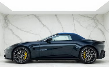 Aston Martin V8 Vantage Roadster 3