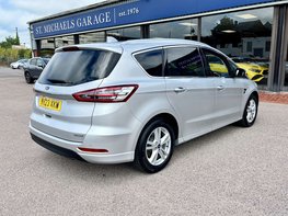 Ford S-Max 2.5 S-Max Titanium HEV CVT 5dr 8