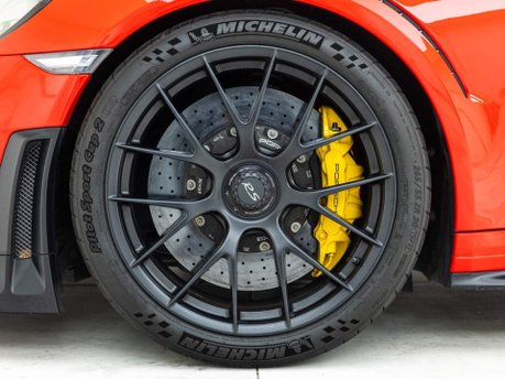 Porsche 911 GT2 RS (991)