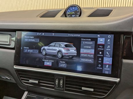 Porsche Cayenne 4.0 Cayenne T S E-Hybrid Auto 4WD 5dr 63