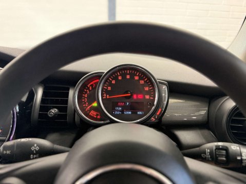 Mini Hatch 1.5 Cooper Auto 5dr 15