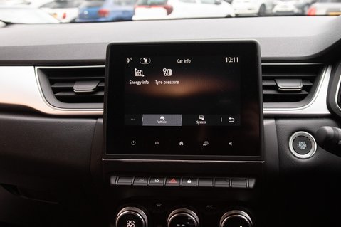 Renault Captur TECHNO E-TECH 29