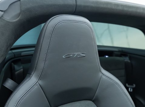 Porsche 911 Targa 4 GTS (992) 15