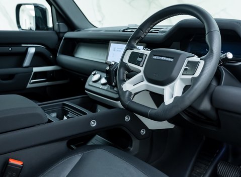Land Rover Defender 90 D250 X-Dynamic SE URBAN 10