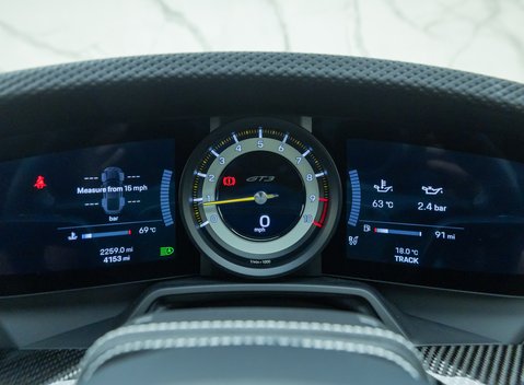 Porsche 911 GT3 TOURING (992) 18