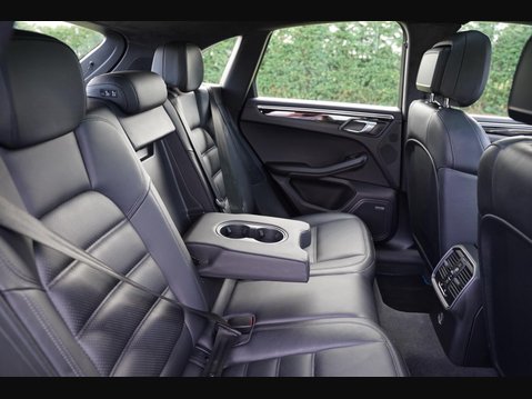 Porsche Macan 3.0T V6 S PDK 4WD Euro 6 (s/s) 5dr 25