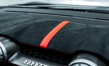 Ferrari 812 Competizione 27