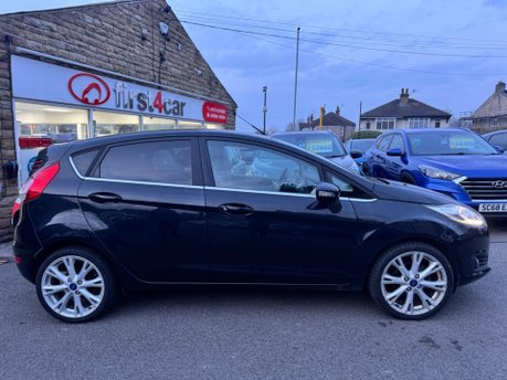 Ford Fiesta TITANIUM 7