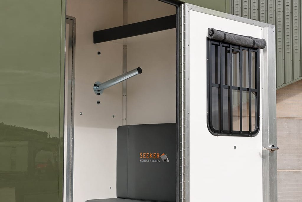 Renault Master BRAND NEW 3.5 TON STALLION BUILD EXTREME HEAVY DUTY HORSEBOX FROM SEEKER  10