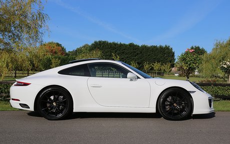 Porsche 911 Carrera PDK - Ultimate Specification 1