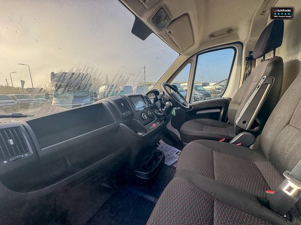 Peugeot Boxer LWB L3H2 [SOLD CM] Medium Roof Professional Premium Plus 335 Air Con Nav Se 12