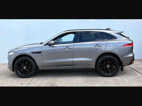Jaguar F-Pace 2.0 F-PACE Chequered Flag AWD D Auto 4WD 5dr 64