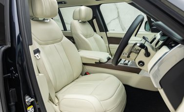 Land Rover Range Rover P550e AUTOBIOGRAPHY 14