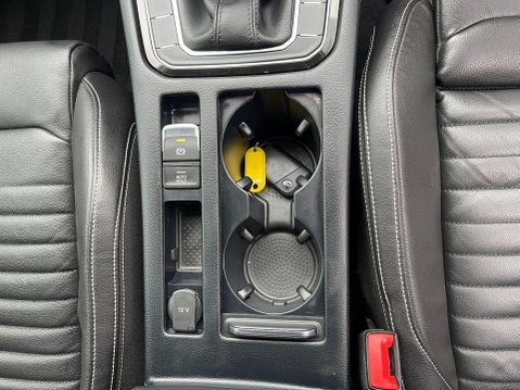 Volkswagen Passat 2.0 TDI EVO SEL Euro 6 (s/s) 5dr 29