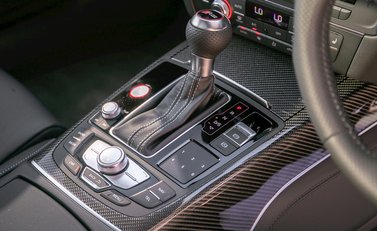 Audi RS6 Avant Performance 18