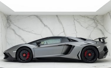 Lamborghini Aventador SV LP 750-4 Roadster 8