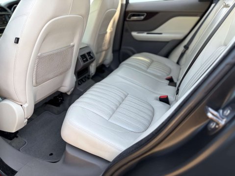 Jaguar F-Pace 2.0 F-PACE Portfolio AWD D Auto 4WD 5dr 58