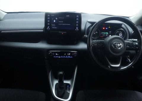 Toyota Yaris 1.5 Yaris Design HEV CVT 5dr 19
