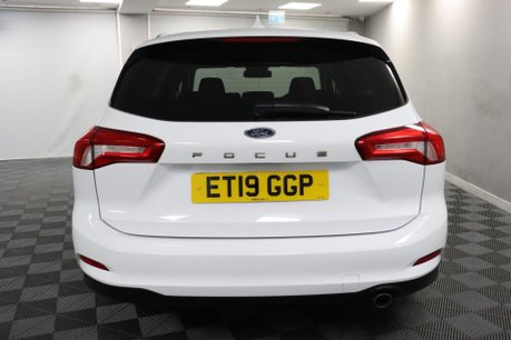 Ford Focus TITANIUM X 8